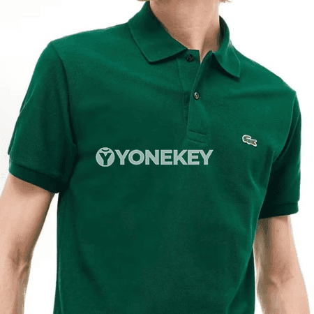 Erkekler üçin Lacoste markaly köýnek.