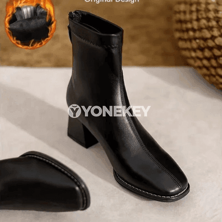 Aýal-gyzlar üçin kwadrat uçly, kare ökçeli täze moda botinkalar