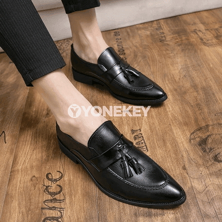 Erkekler üçin klassiki gündelik deri köwüşler, slip-on lofer