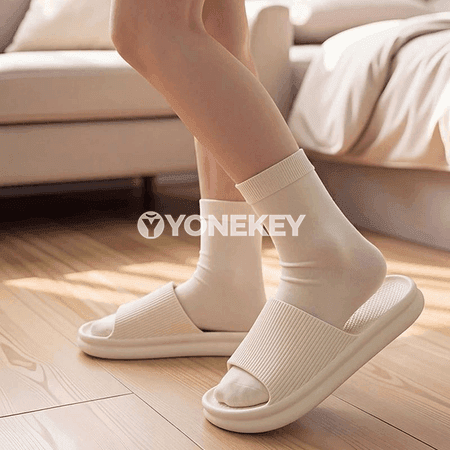 Erkekler üçin uly ölçegli öý şypbyklary, ýeňil we taýganok