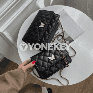 Zenanlar üçin sumkalar.