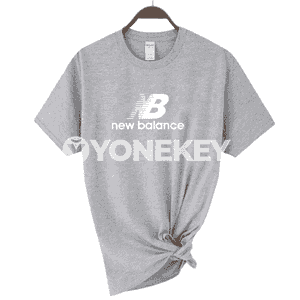 Erkekler üçin niýetlenilen gysga ýeňli futbolka.