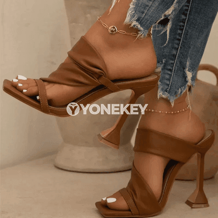 Zenanlar üçin moda kwadrat barmakly ýokary ökjeli şypbyklar