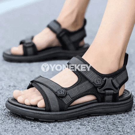 Erkekler üçin tomusky ýeňil, dem alýan gündelik sandallar