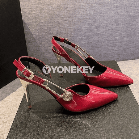 Metal tokaly, aýallar üçin stiletto sandallar, uçly burun