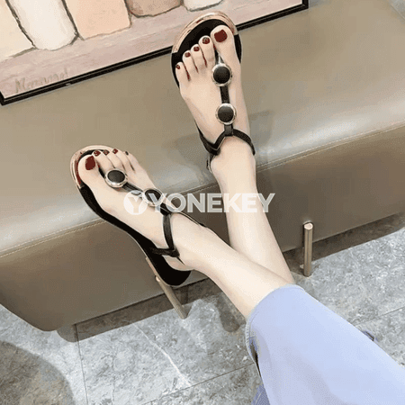 Zenanlar üçin tomusky sandallar, ýeňil flip-flop, uly ölçegler