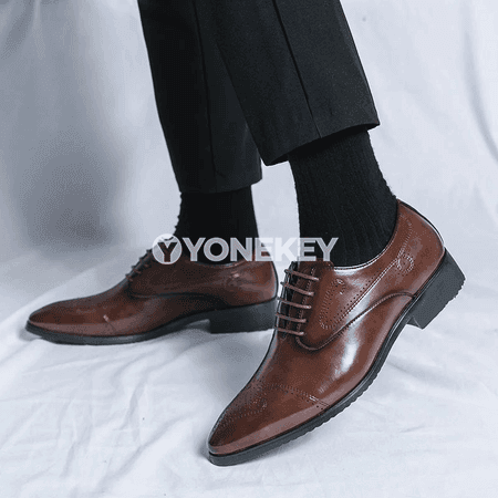Erkekler üçin klassiki brogue köwüşler, resmi we gündelik