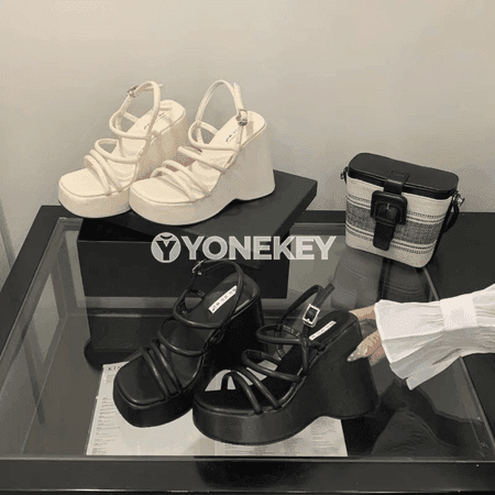 Aýal-gyzlar üçin platformaly ökçeli açyk sandal