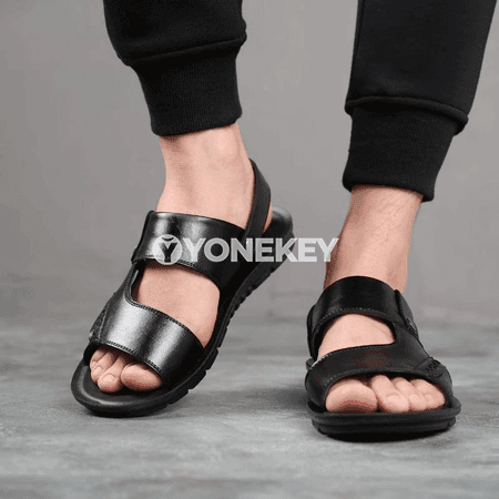 Erkekler üçin deri plýaž sandallary, ýumşak we slip-ons