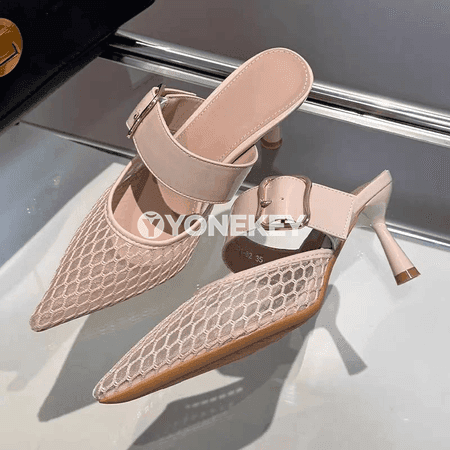 Zenanlar üçin ýylpyldak mesh topukly sandallar, inçe ökçeli