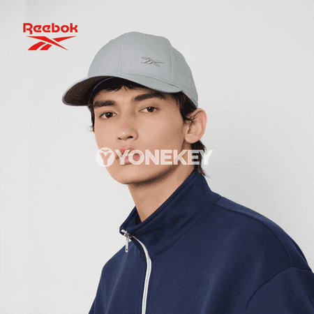 Gündelik we sport stili üçin ajaýyp Reebok kepka