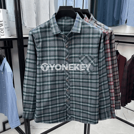 Erkekler üçin klassiki plaid uzyn ýeňli düwmeli köýnek
