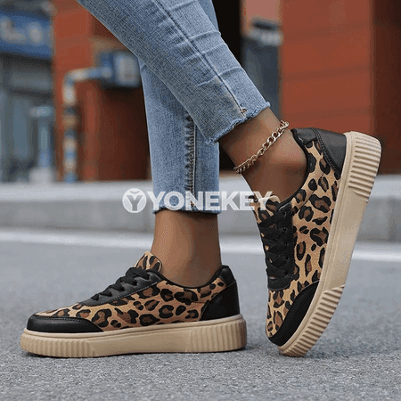 Leopard nagyşly zenan krossowkalary, platformaly, ýüplü, ýeňil we dem alýan