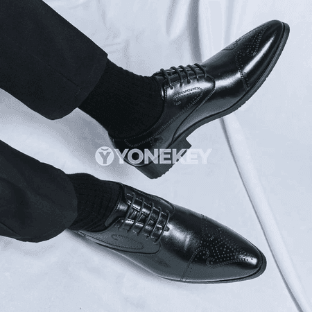 Erkekler üçin klassiki brogue köwüşler, resmi we gündelik