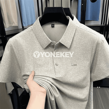 Erkekler üçin gysga ýeňli polo köýnek, ýeňil we dem alýan stil