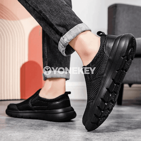 Erkekleriň dem alýan mesh köwüşi, rahat gündelik slip-on görnüş