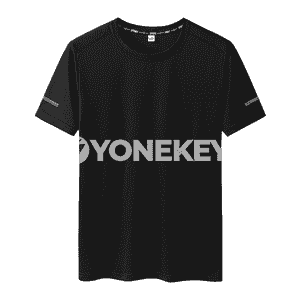 Erkekler üçin niýetlenilen gysga ýeňli futbolka.