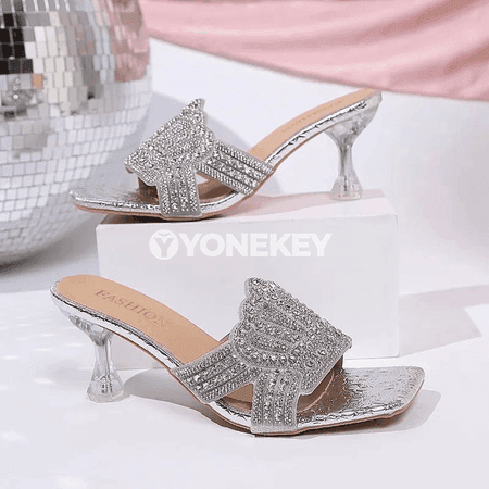 Zenanlar üçin prinsses görnüşli inçe ökjeli tomus köwüş.