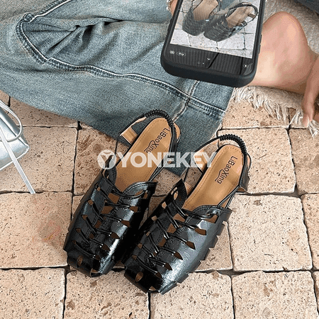 Zenanlar üçin vintage dokalan pes ökjelı sandallar