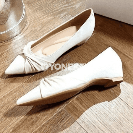 Zenanlar üçin pes ökjeli, burny ýiti, anti-slip rahat köwüş