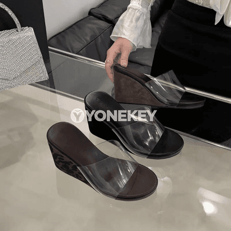 Zenanlar üçin ýazky platformaly ýeňil sandal-köwüşler, wedge ökjeli