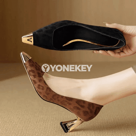 Aýal-gyzlar üçin leopard nagşly beýik ökjeli puntaly köwüşler