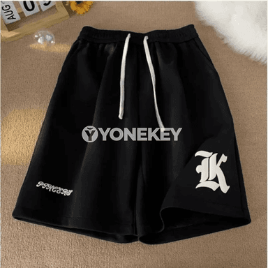 Erkekler üçin giň kesimli 8XL retro grafika çaply köçe şorty