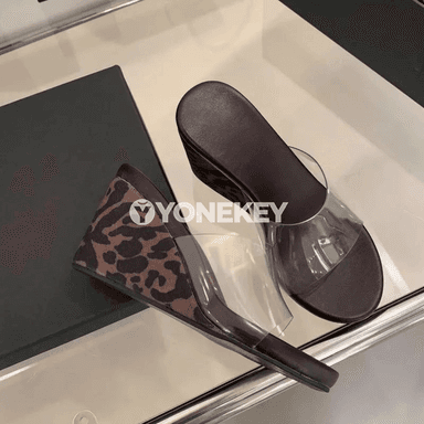 Zenanlar üçin ýazky platformaly ýeňil sandal-köwüşler, wedge ökjeli