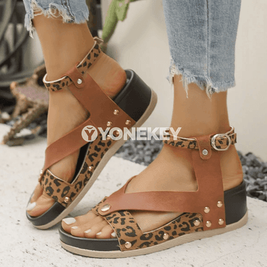 Aýal-gyzlar üçin retro sandallar, moda we rahat dizaýn