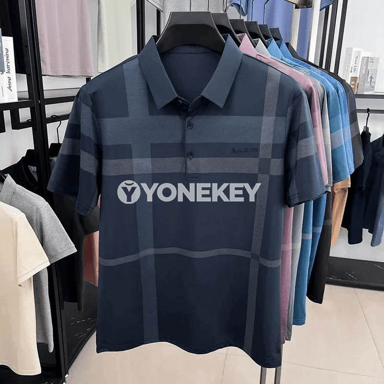 Erkekler üçin stil taýdan polo futbolka, dem alýan mata, gysga ýeňli