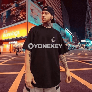 Erkekler üçin giň kesimli 8XL köýnek, gülgün çaply gysga ýeňli futbolka
