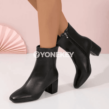 Zenanlar üçin orta göwrümli gyş-ýasyk ökjelik boots