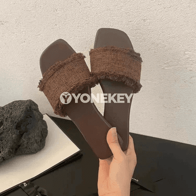 Zenanlar üçin tomusky kanwa şypbyklary, açyk barmakly, rahat