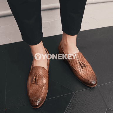 Erkekler üçin tasselli klassik loafer köwüşler, ofis we resmi ýagdaýlar üçin