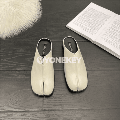 Zenanlar üçin split-toe deri flat köwüşler, rahat mules