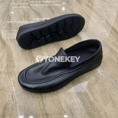 Erkekler üçin ýeňil, dem alýan deri slip-on gündelik aýakgaplar