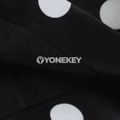 Zenanlar üçin polka nokatly mini ýubka, ýagty we şäher stili