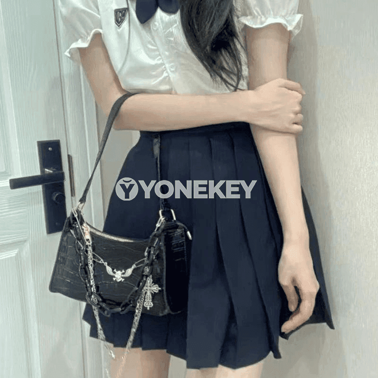 Retro zenan egin sumkasy, punk görnüşli kellesi zynjyrly shoulder bag