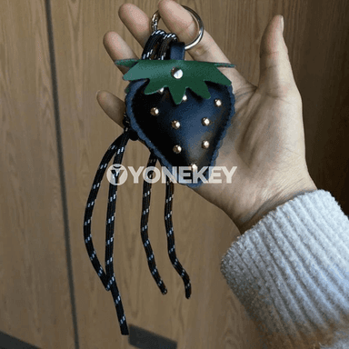 Çilek görnüşli sumka asma açarjygy, ýeňil aksessuar