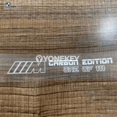 BMW M3 üçin 111 Limited Edition merkez panel stikeri