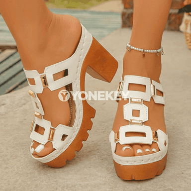 Zenanlar üçin uly ölçegli tomus lybasly sandal-köwüşler