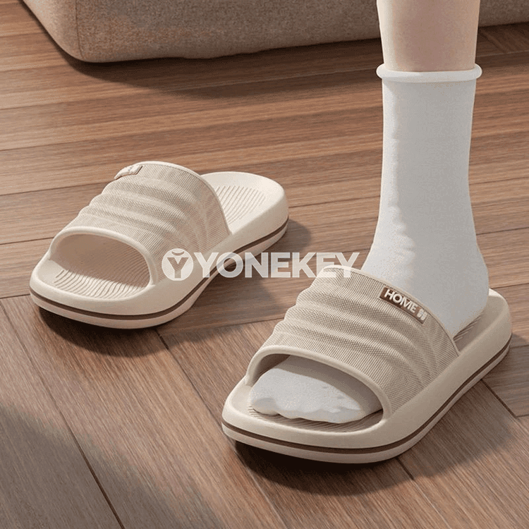 Erkekler üçin tomusky öý şypbyklary, ýeňil, taýýaksyz