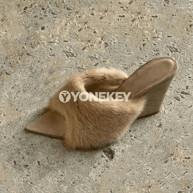 Aýal-gyzlar üçin moda tüýli platformaly sandalýa, tomusky