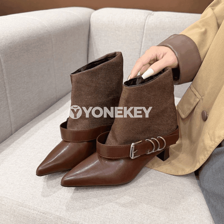 Zenanlar üçin moda güýzki booti, dar burny topukly aýakgap