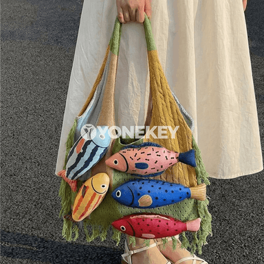 Tomus üçin uly göwrümli örülen egin sumka, boho stil
