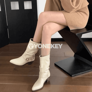 Aýal-gyzlar üçin ýokary ökjeli ortaky boý ädik, kowiý stil