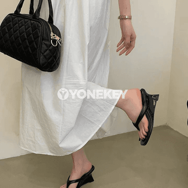 Zenanlar üçin beýik ökçeli moda şypbyk-sandallar