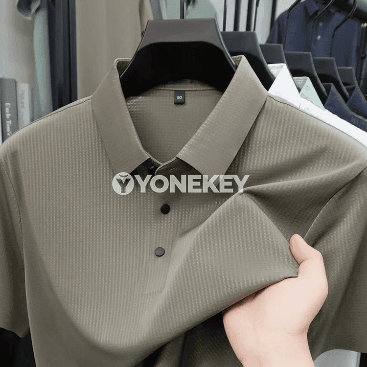 Erkekler üçin dem alýan mesh polo köýnek, gysga ýeňli