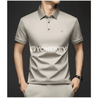 Erkekler üçin polo köýnek, gysga ýeňli, zolakly klassik stil
