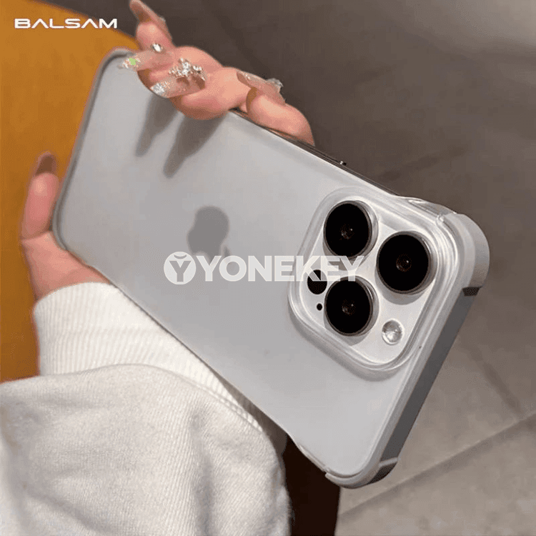 iPhone 12–15 Pro Max üçin inçe, açyk we güýçli gaby